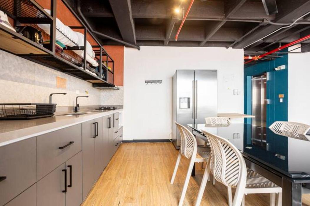 Dormitorios en Medellín con áreas comunes, Coworking - Be Together by Roots Rentals TOG HAB