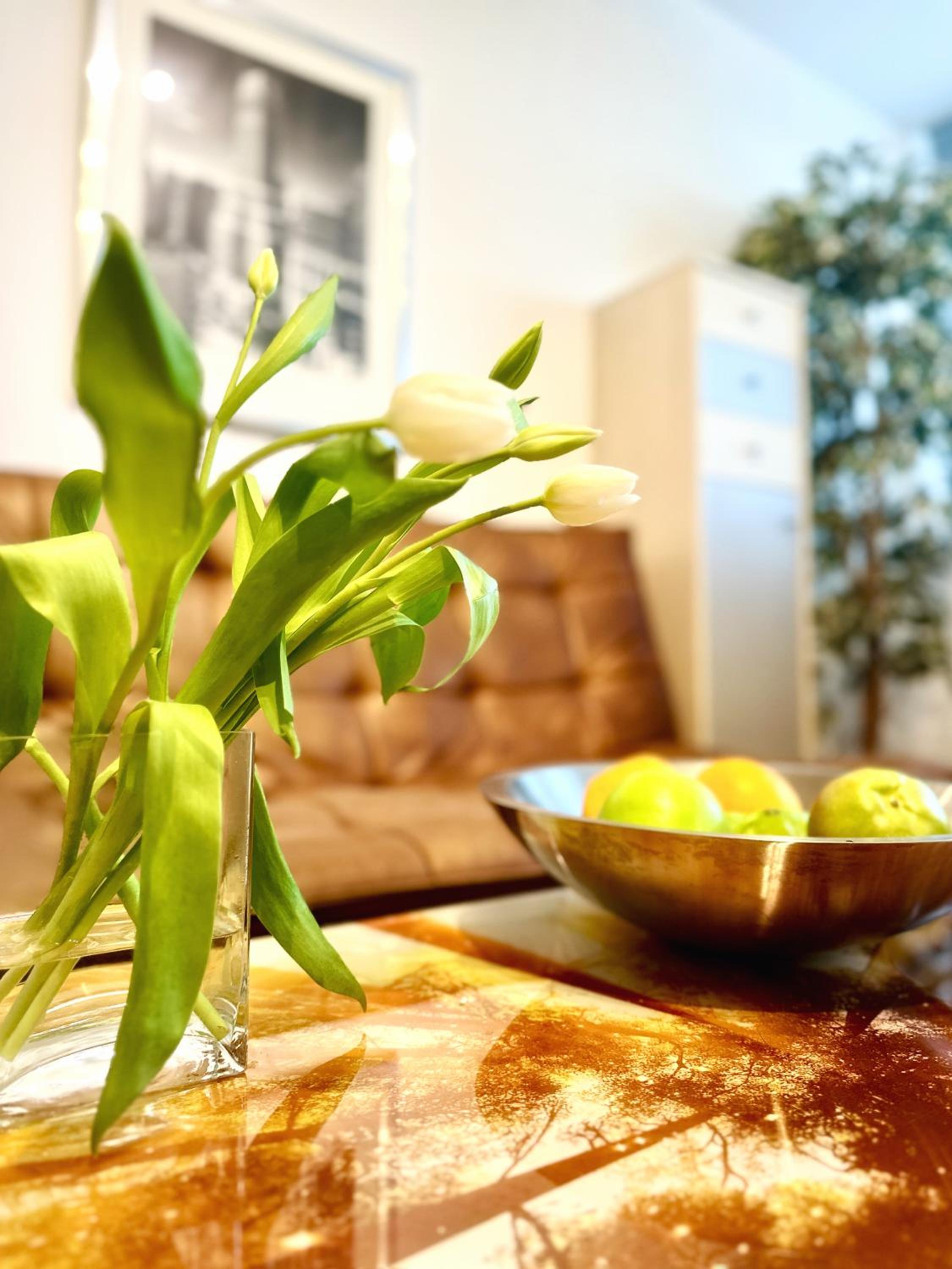 DOMspitzen-BLICK, cooles 2 Zimmer Apt mit Indoor-Swimmingpool auf dem Dach, Küche und Smart-TV