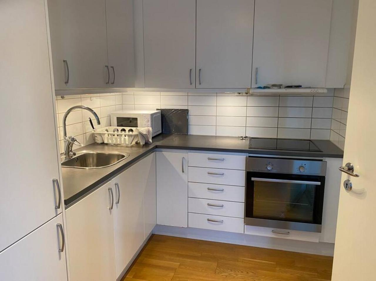Newly furnished apt in Lidingo view 5