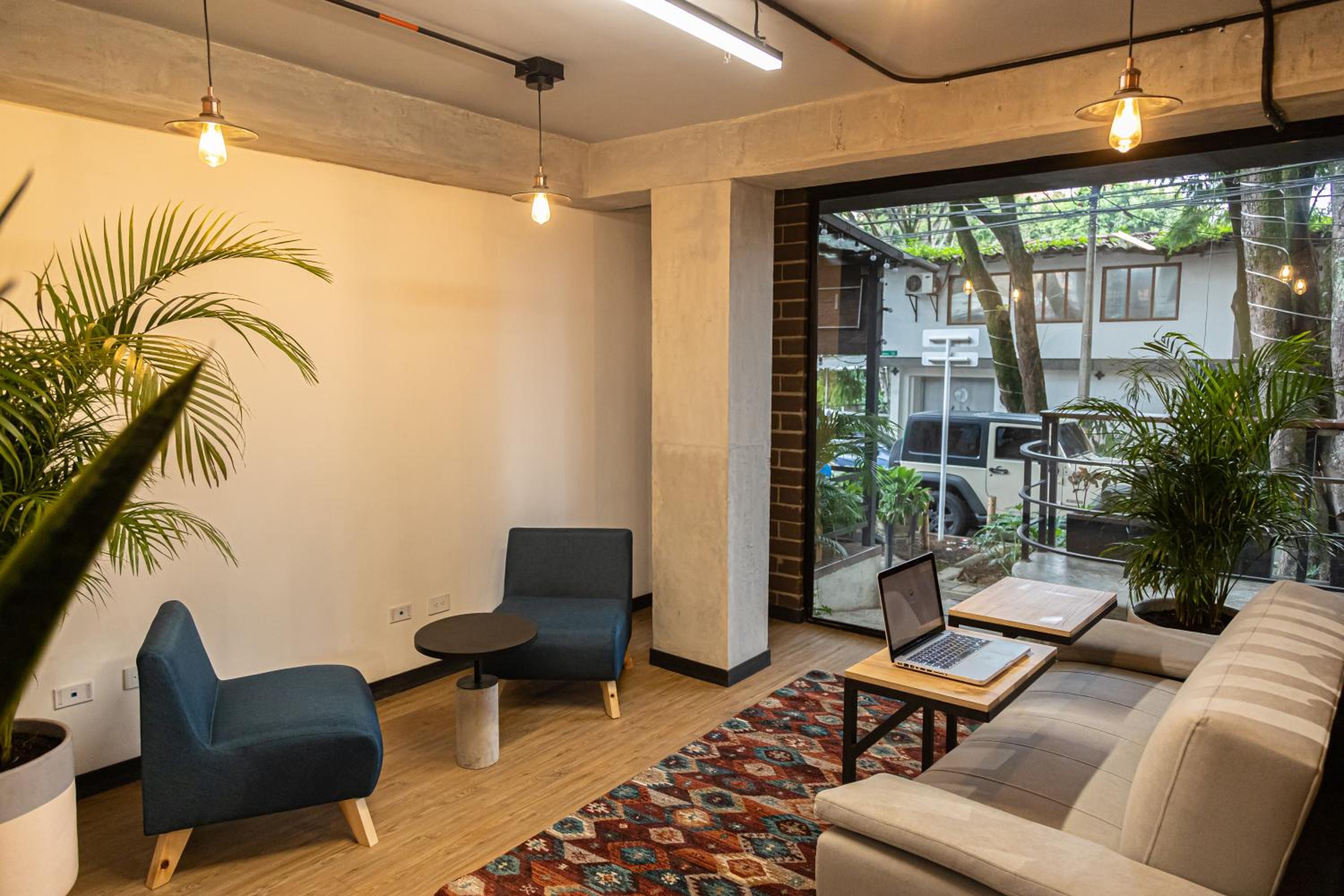 Dormitorios en Medellín con áreas comunes, Coworking - Be Together by Roots Rentals TOG HAB