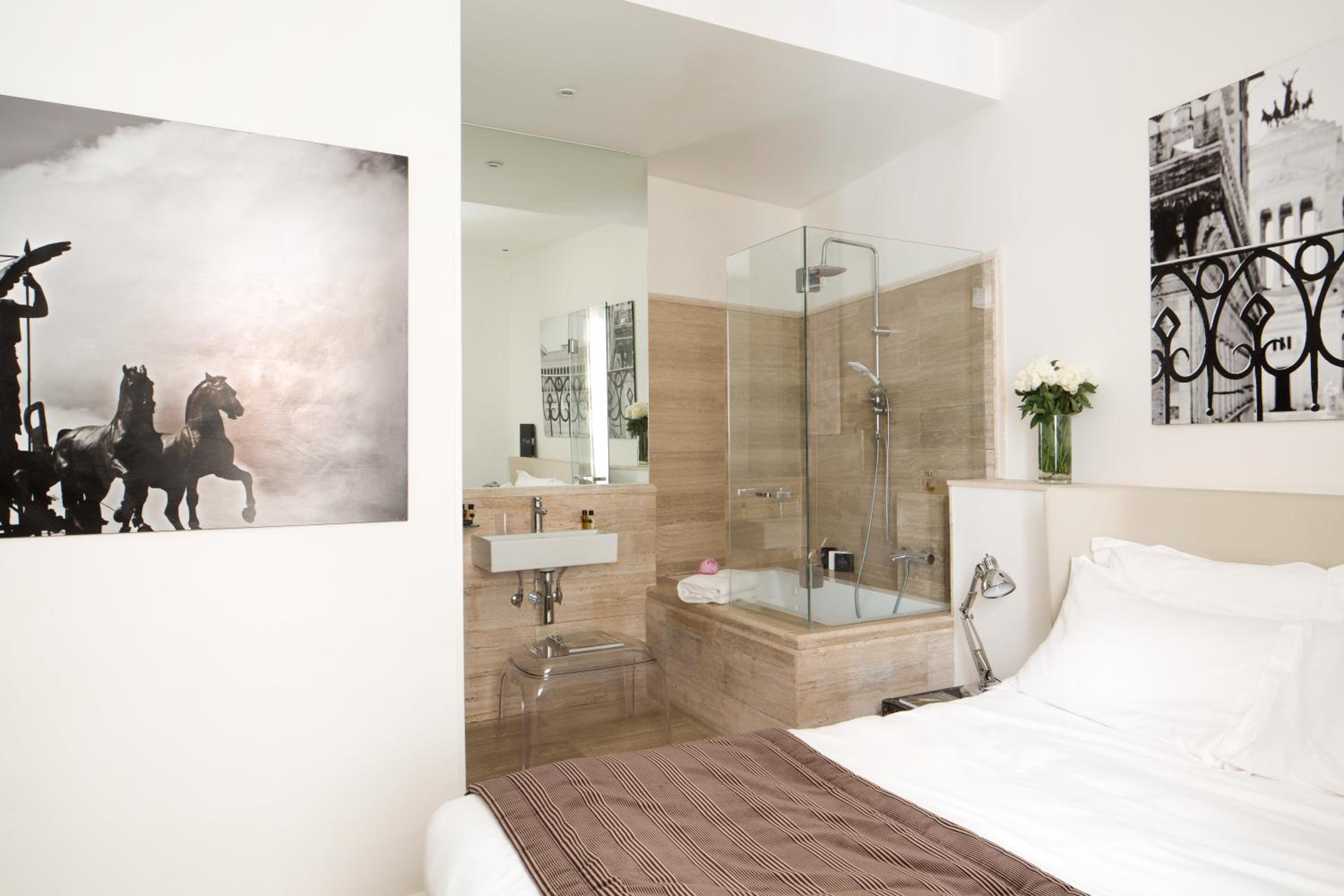 Via Del Corso Home Roma