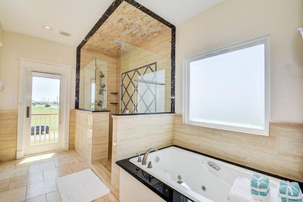 Luxury Beachhouse with elevator