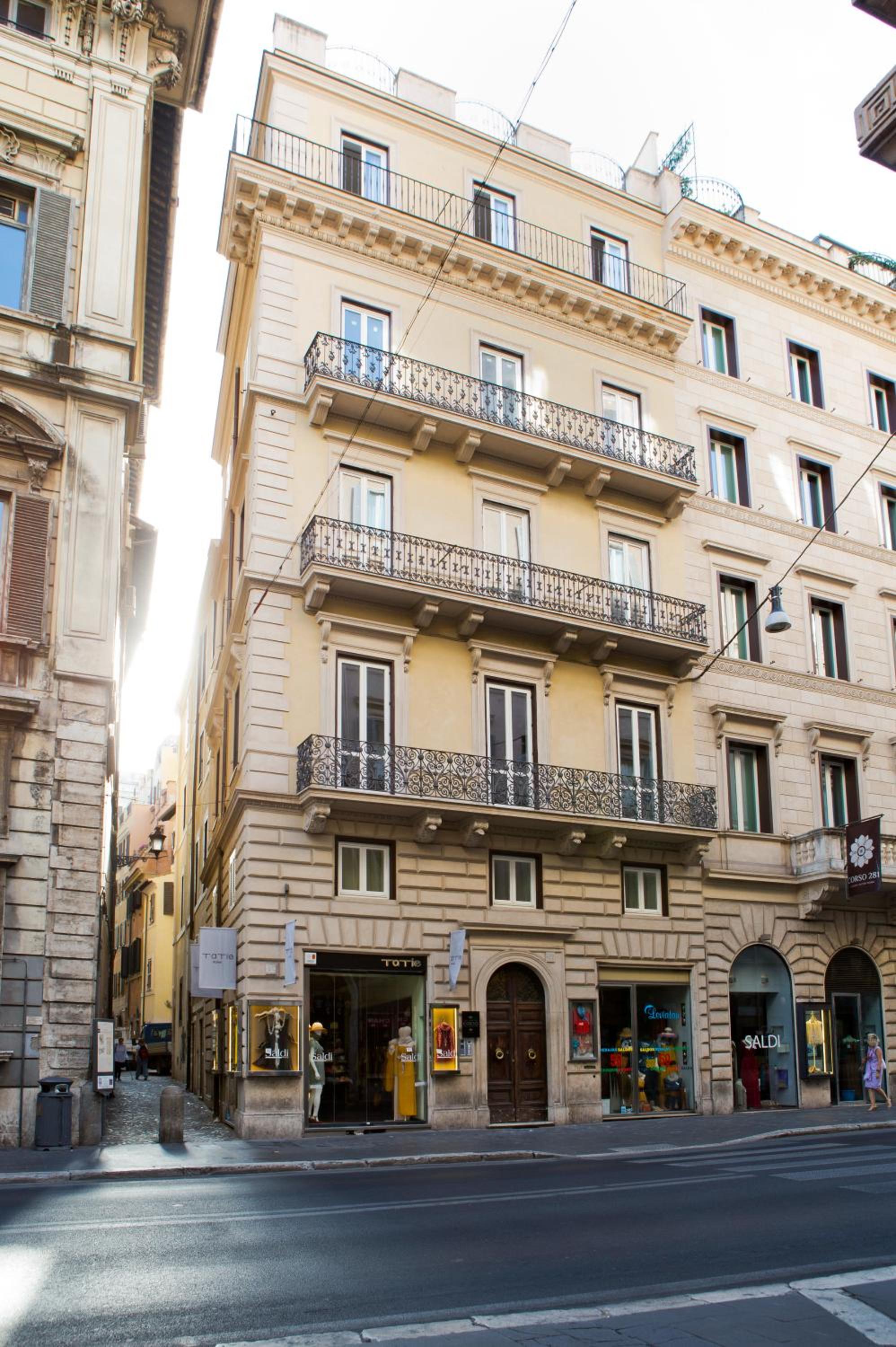 Via Del Corso Home Roma