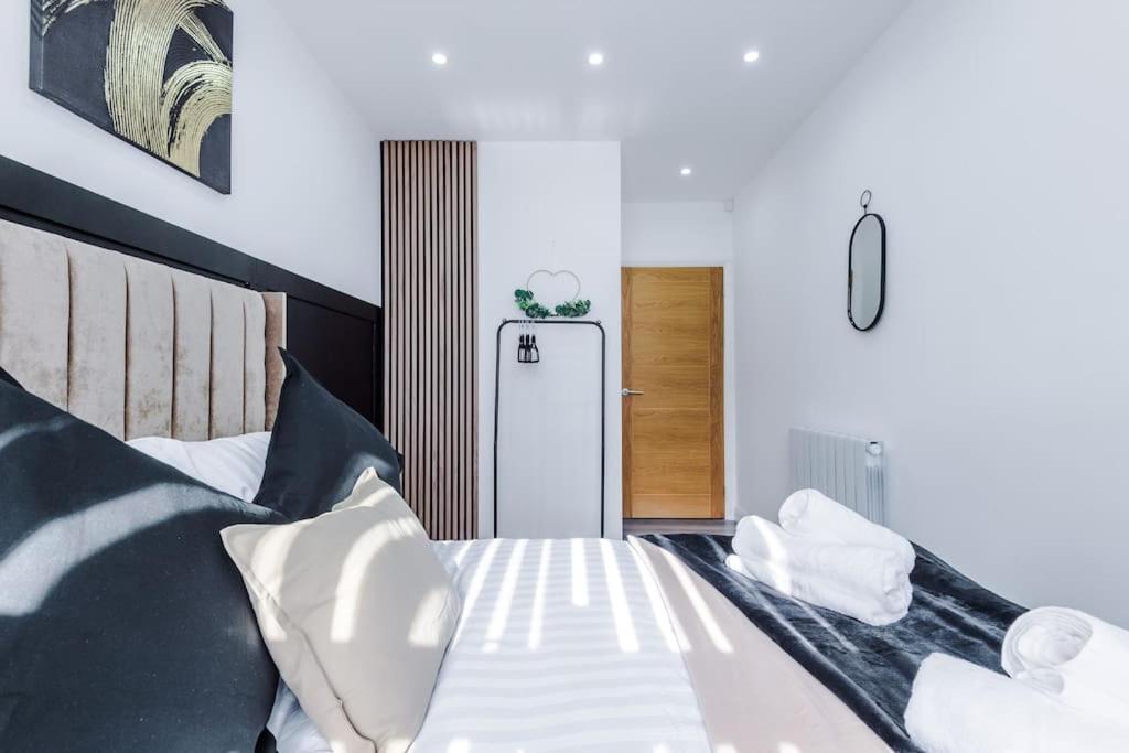 Heart of Didsbury Luxury 2 Bed Apartment by HASS HAUS view 2