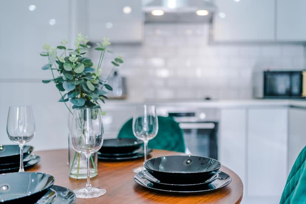 Heart of Didsbury Luxury 2 Bed Apartment by HASS HAUS view 5