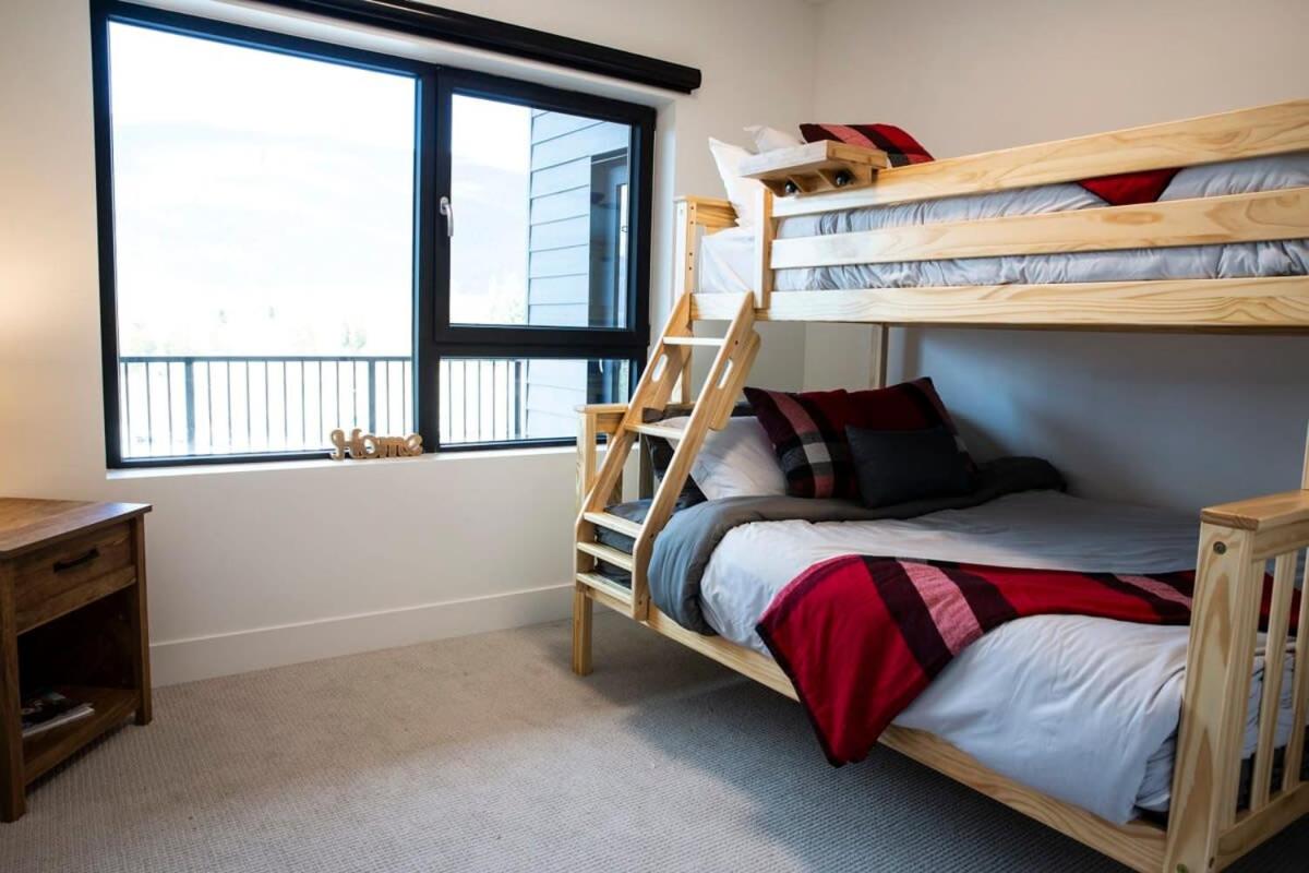 Domino Condo - Bunk Bed & Hot Tub