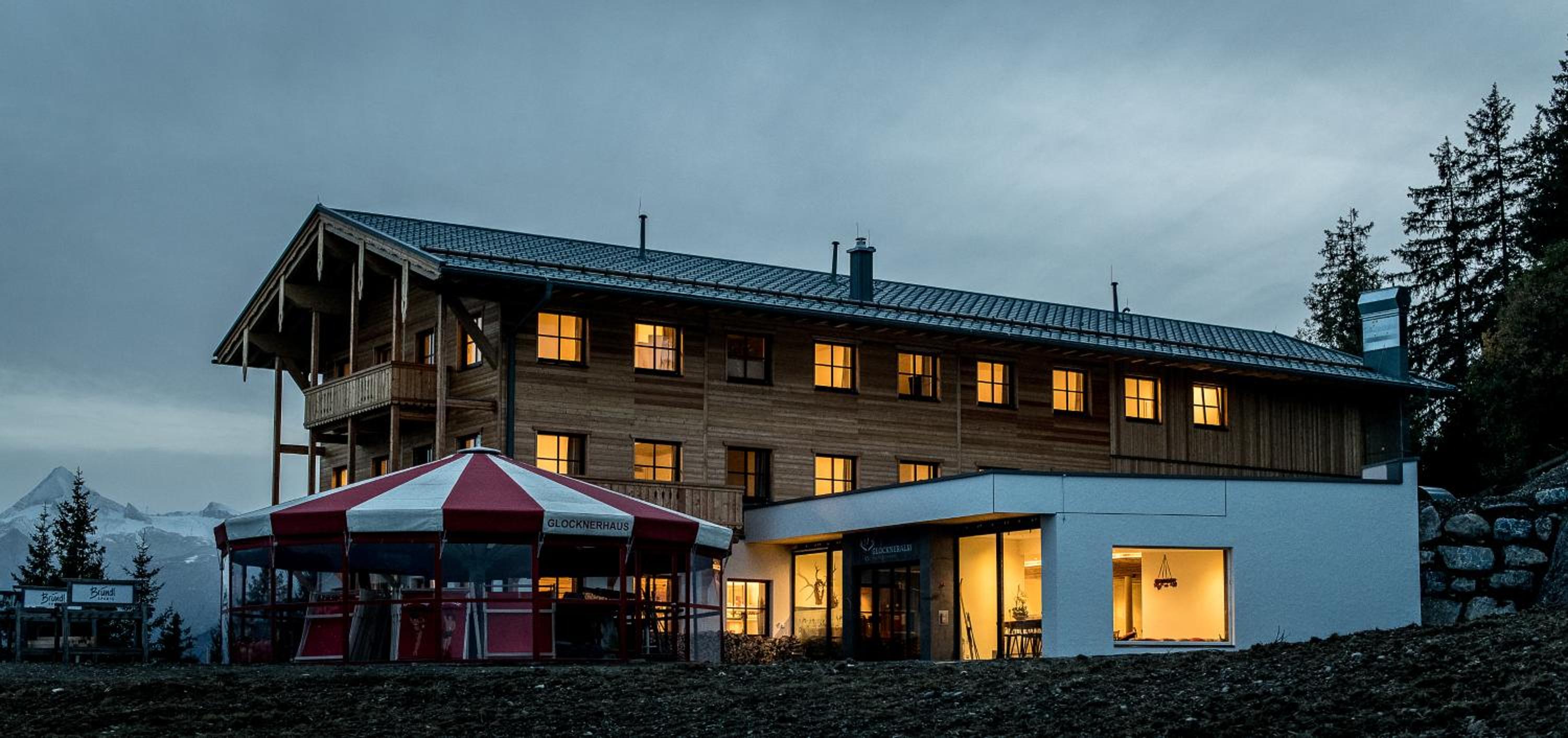 GLOCKNERALM - HIKING- and SKIHOTEL exklusively accessible by cable car