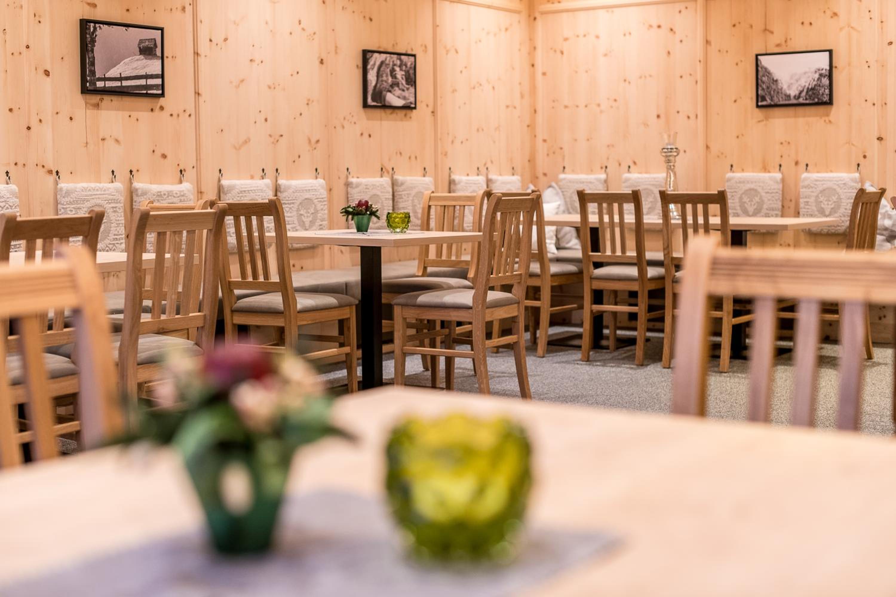 GLOCKNERALM - HIKING- and SKIHOTEL exklusively accessible by cable car