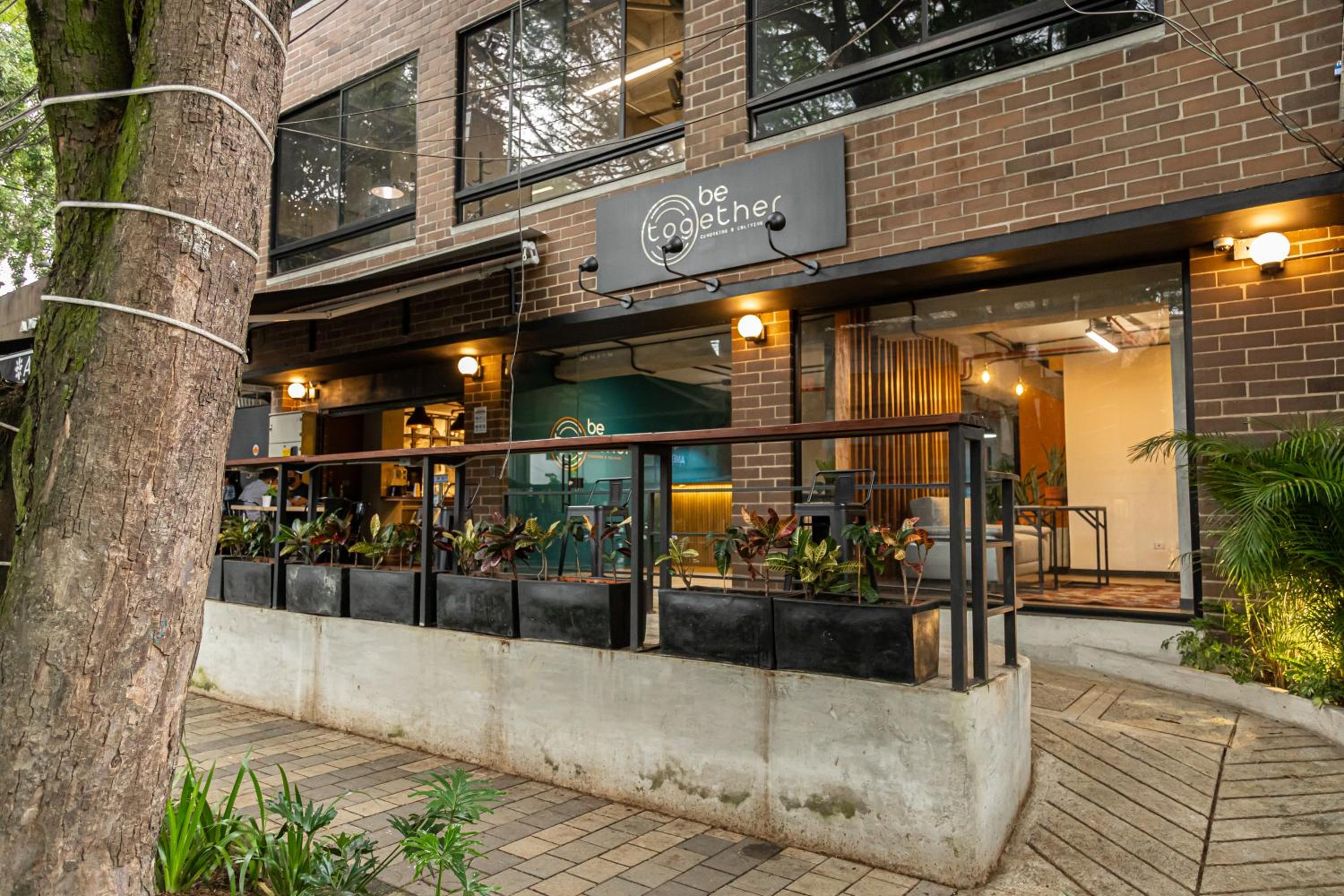 Dormitorios en Medellín con áreas comunes, Coworking - Be Together by Roots Rentals TOG HAB