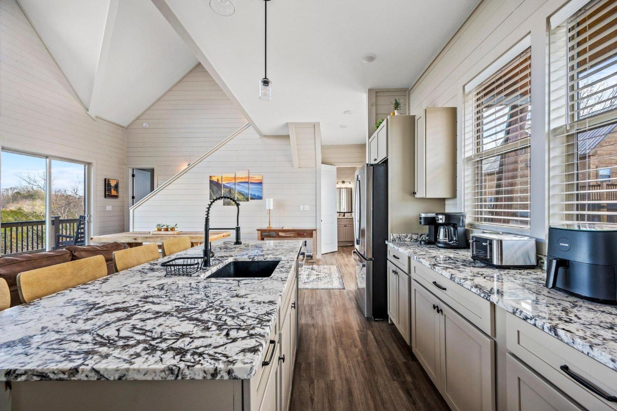 Serenity Shores Lodge