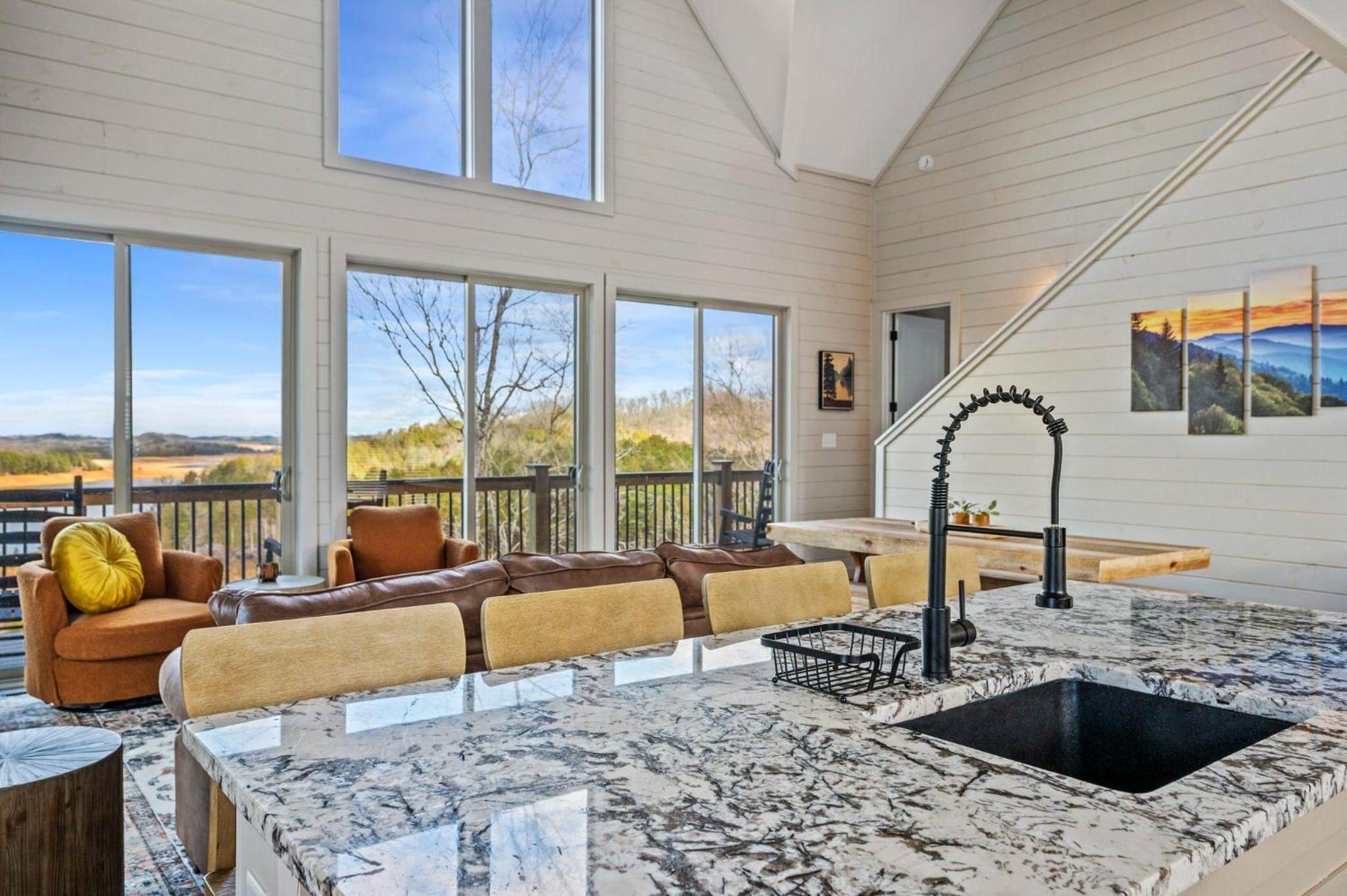 Serenity Shores Lodge
