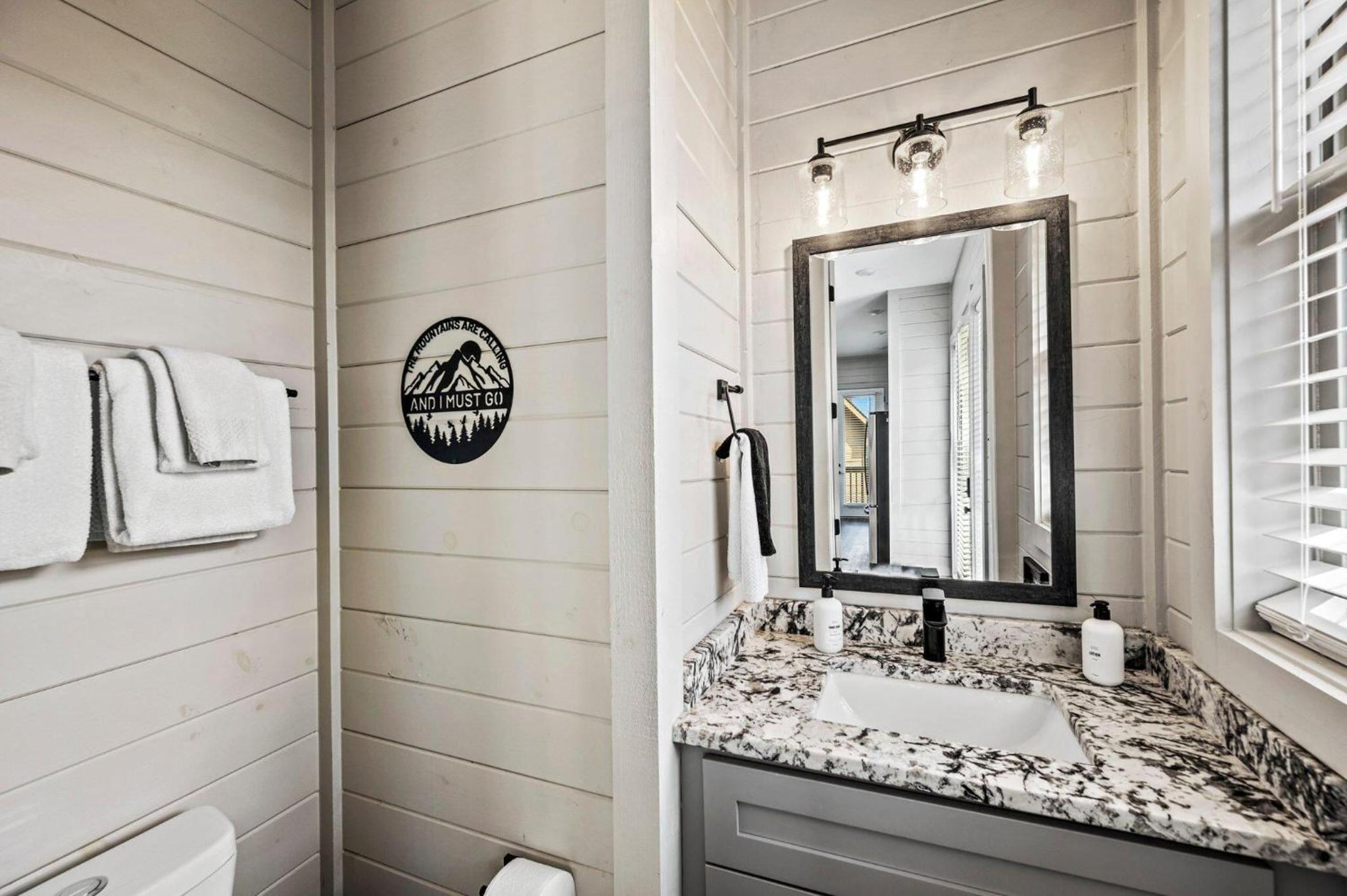 Serenity Shores Lodge