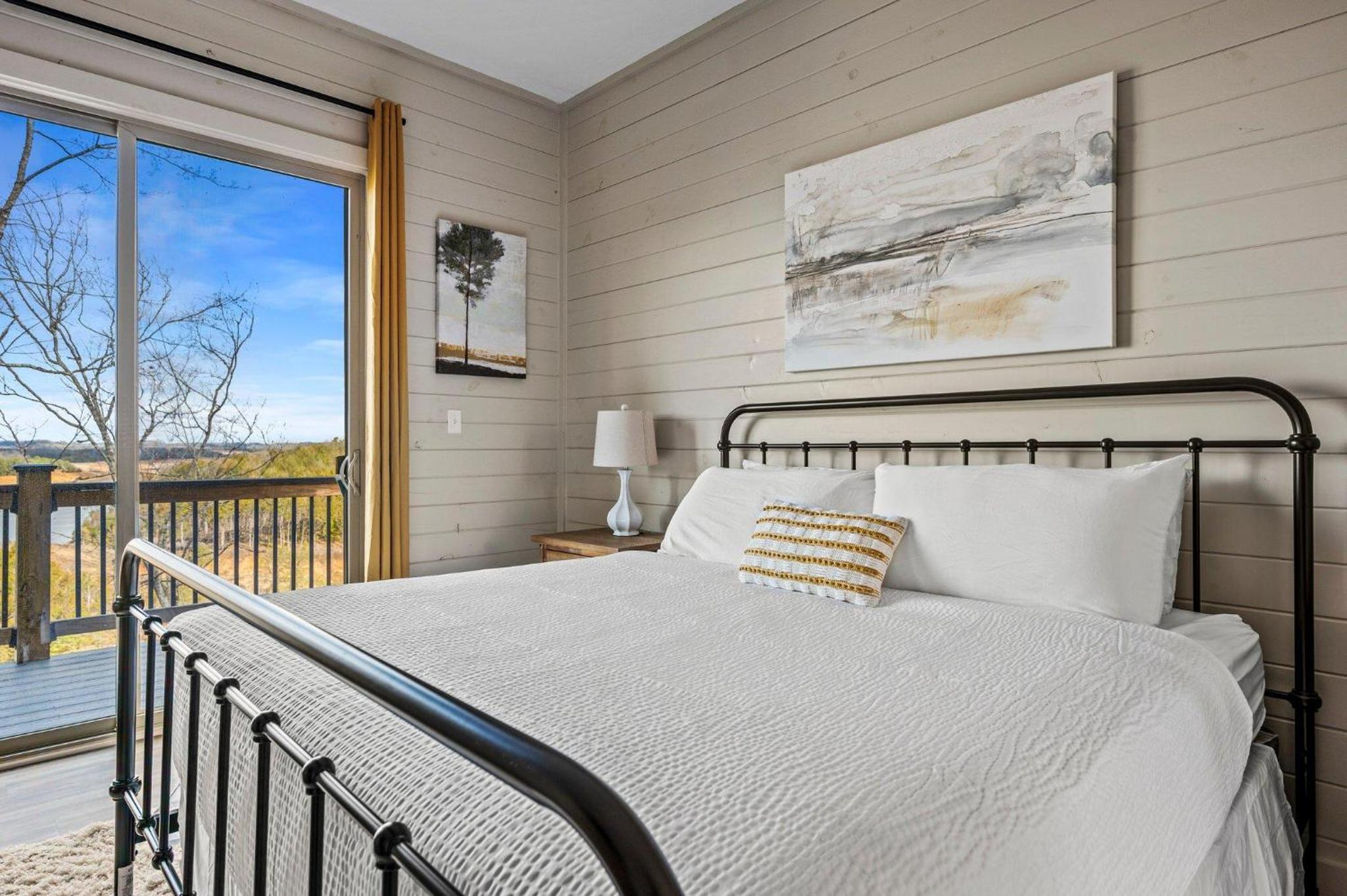 Serenity Shores Lodge