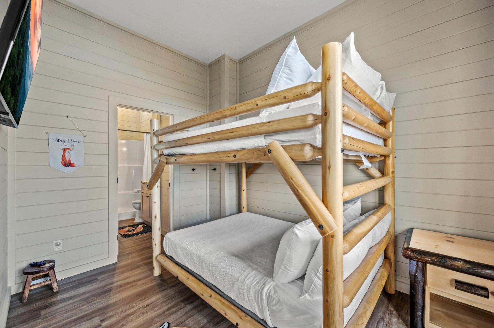 Serenity Shores Lodge