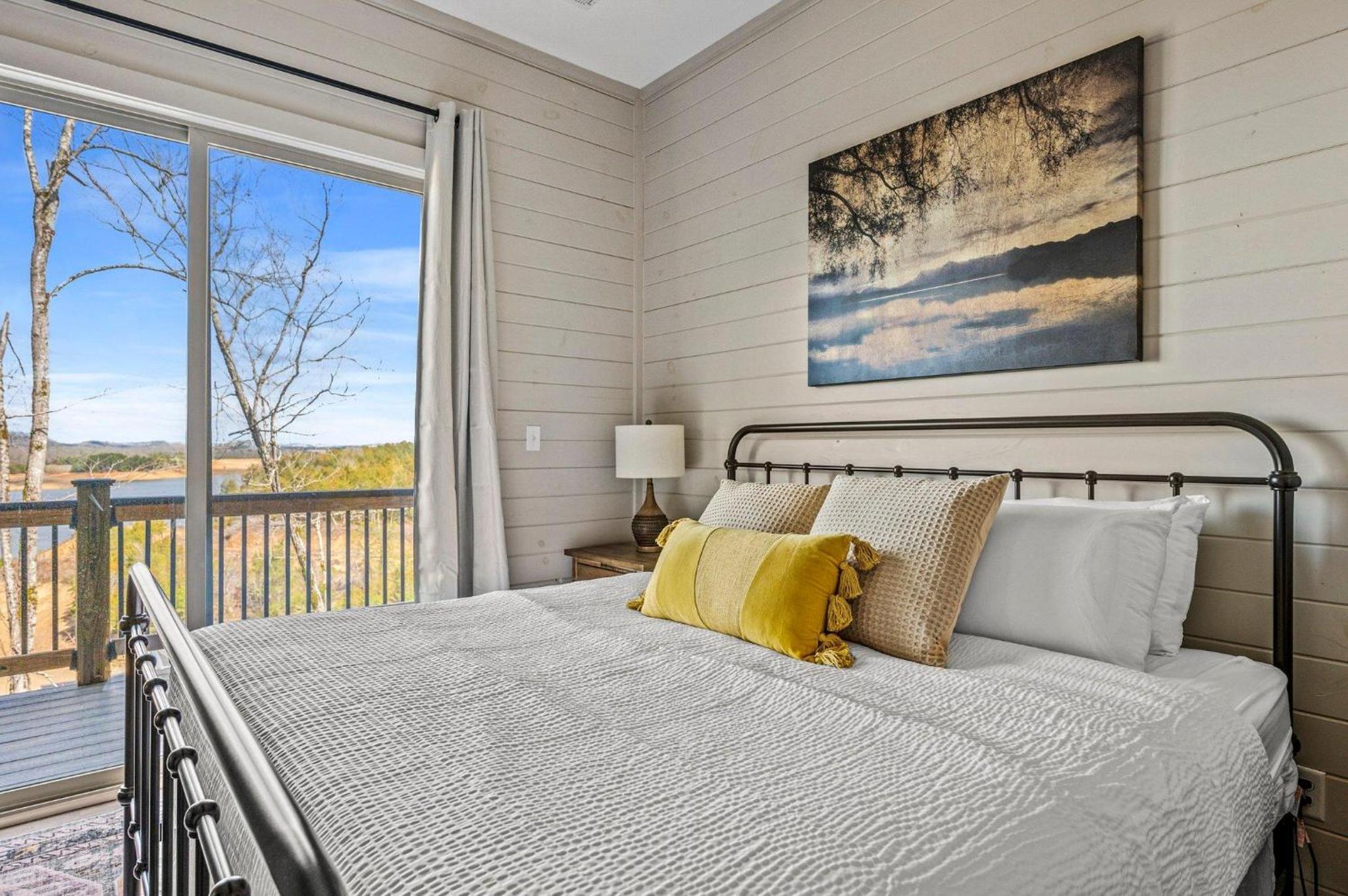 Serenity Shores Lodge