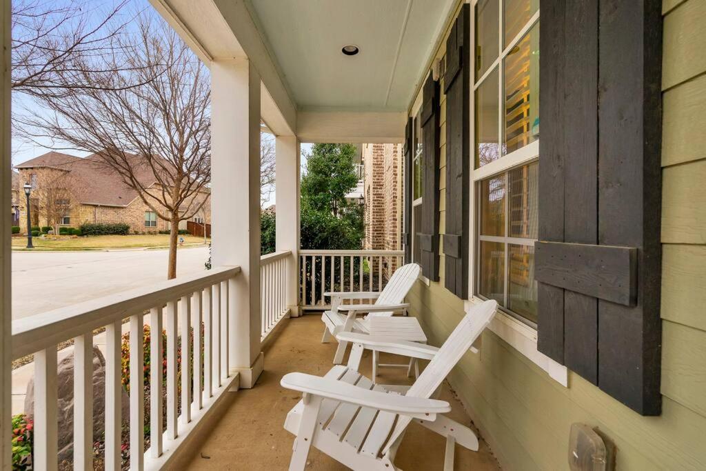 Restaurants, Bars, Lake & Trails near DFW Airport