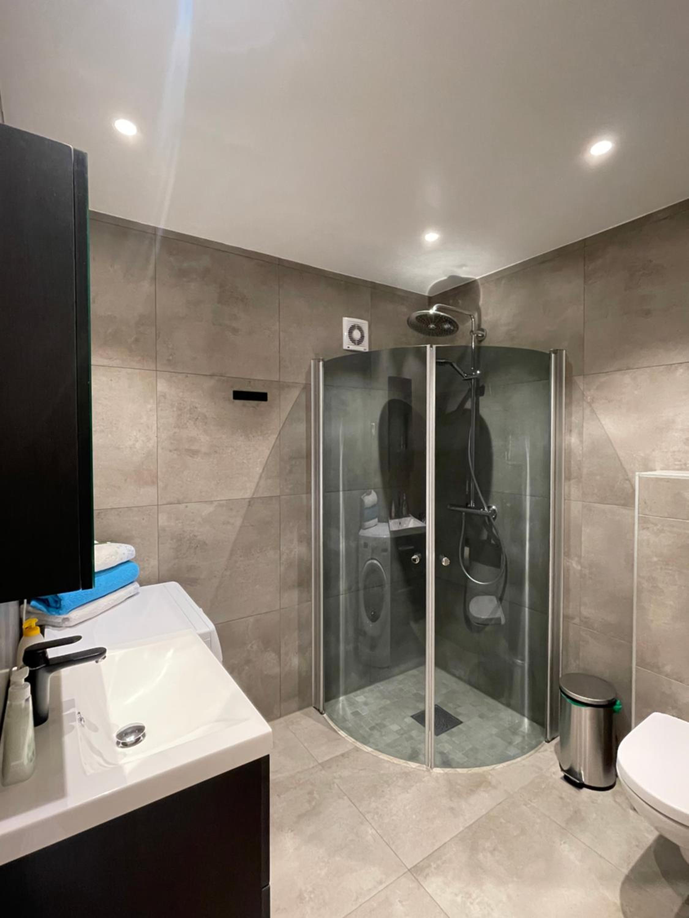Home for your trip 10 minutes from Oslo airport with free parking view 3