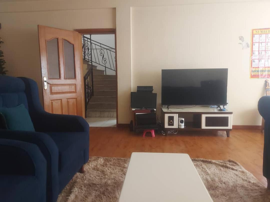 Cozy Homestay Private Room: Home-Away-Home view 3