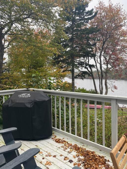 Private Lakefront Escape - Swim, Sip Wine & Stargaze