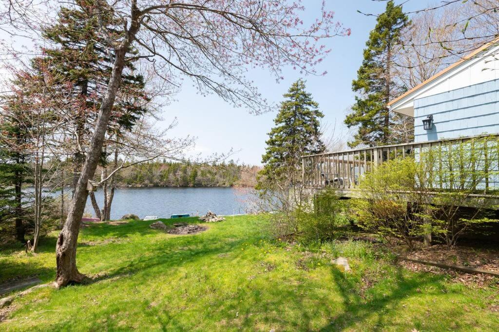 Private Lakefront Escape - Swim, Sip Wine & Stargaze