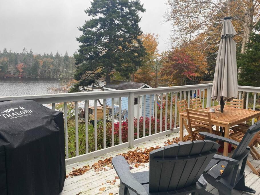 Private Lakefront Escape - Swim, Sip Wine & Stargaze