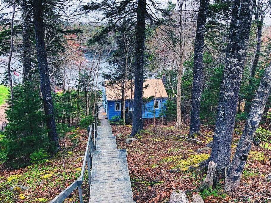 Private Lakefront Escape - Swim, Sip Wine & Stargaze