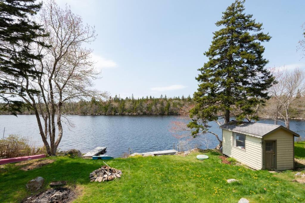 Private Lakefront Escape - Swim, Sip Wine & Stargaze