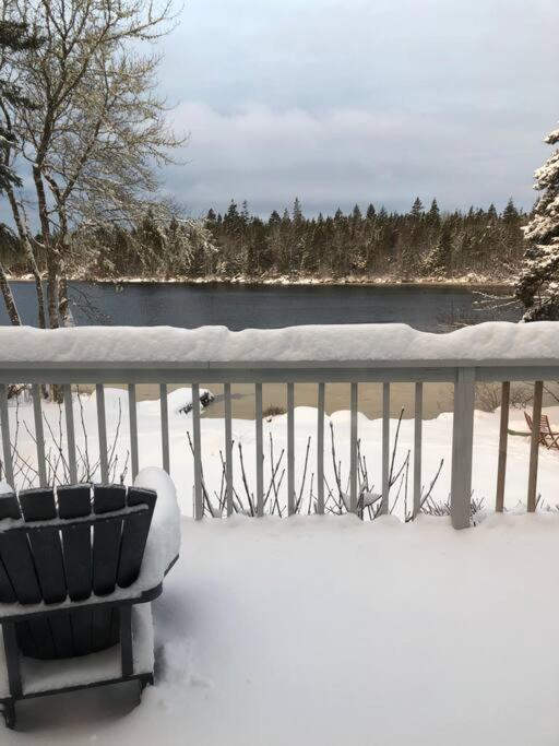 Private Lakefront Escape - Swim, Sip Wine & Stargaze