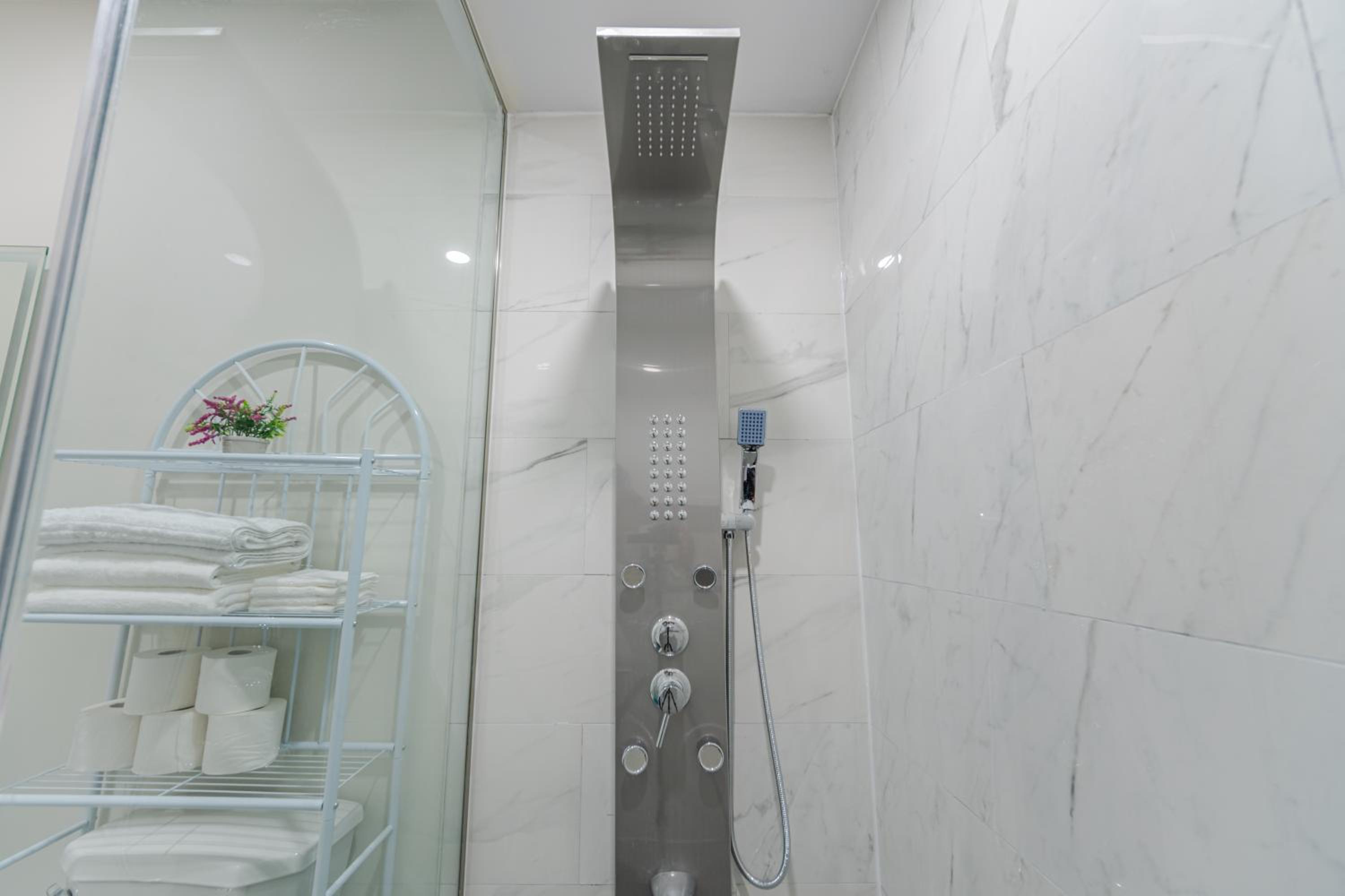 Private basement bedrooms in Oakville - Property Image 4