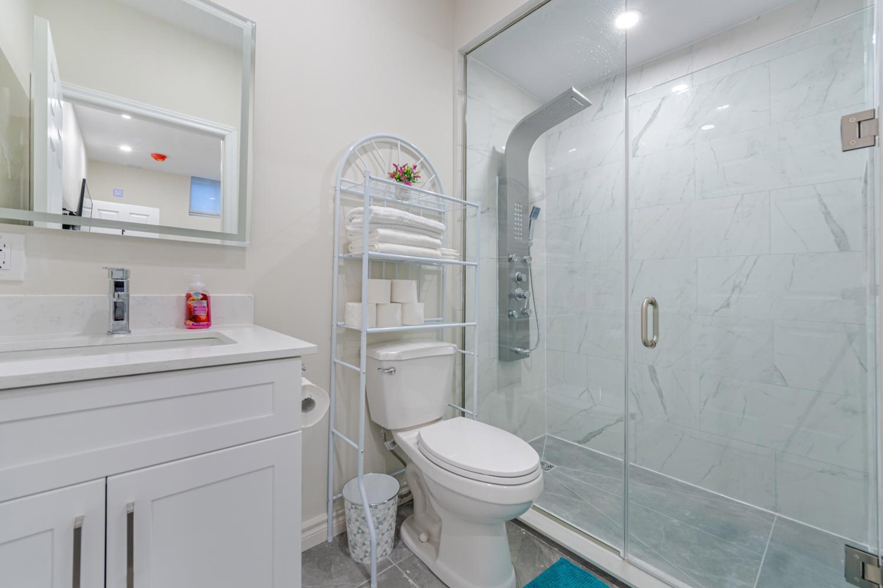 Private basement bedrooms in Oakville - Property Image 5