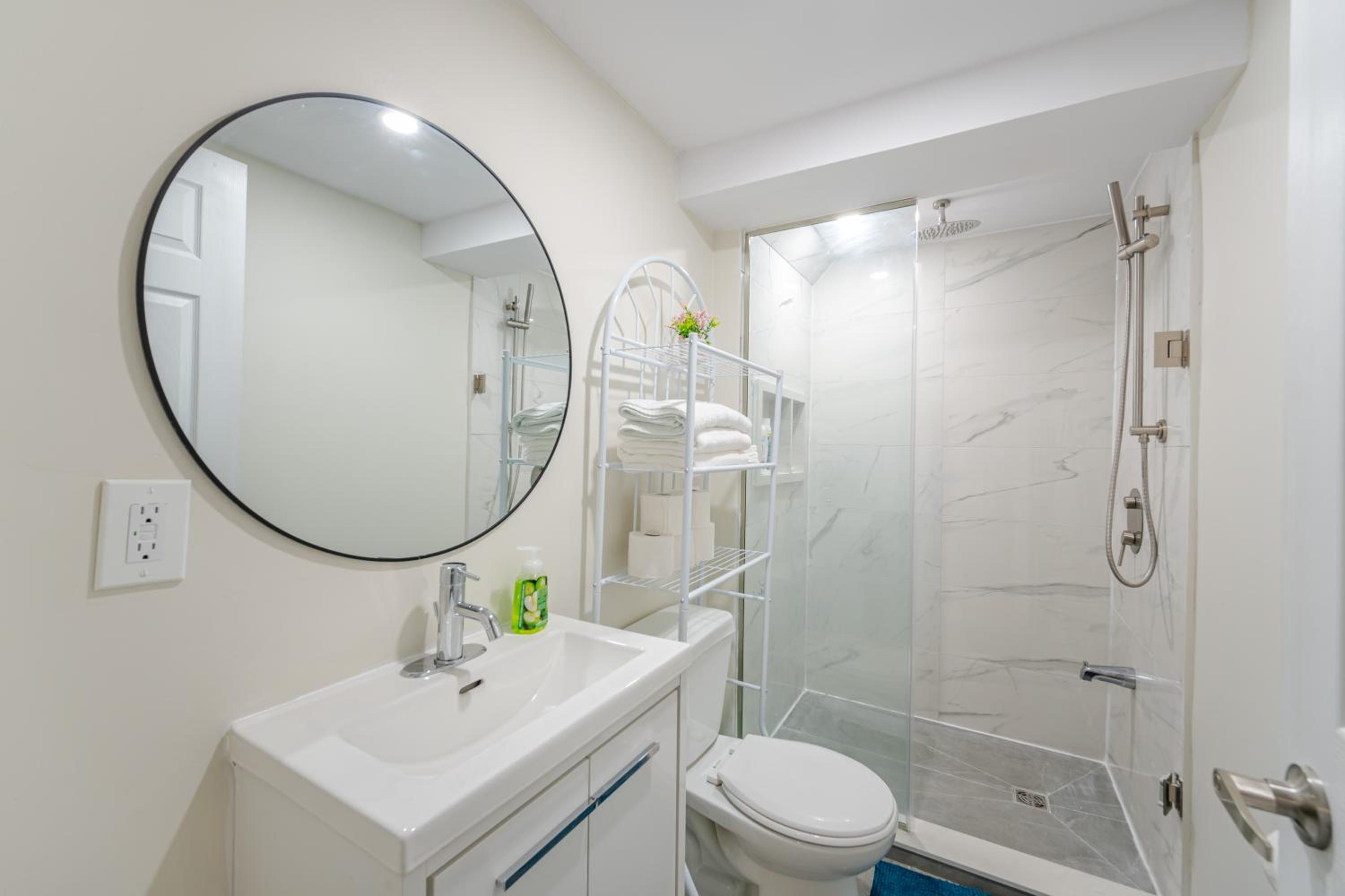 Private basement bedrooms in Oakville - Property Image 6