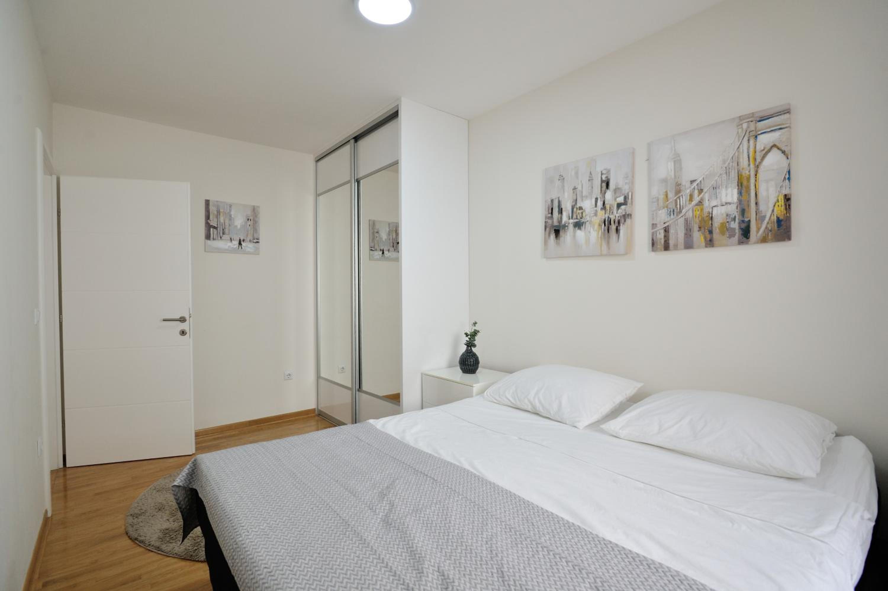 Captain's Luxury Apartments