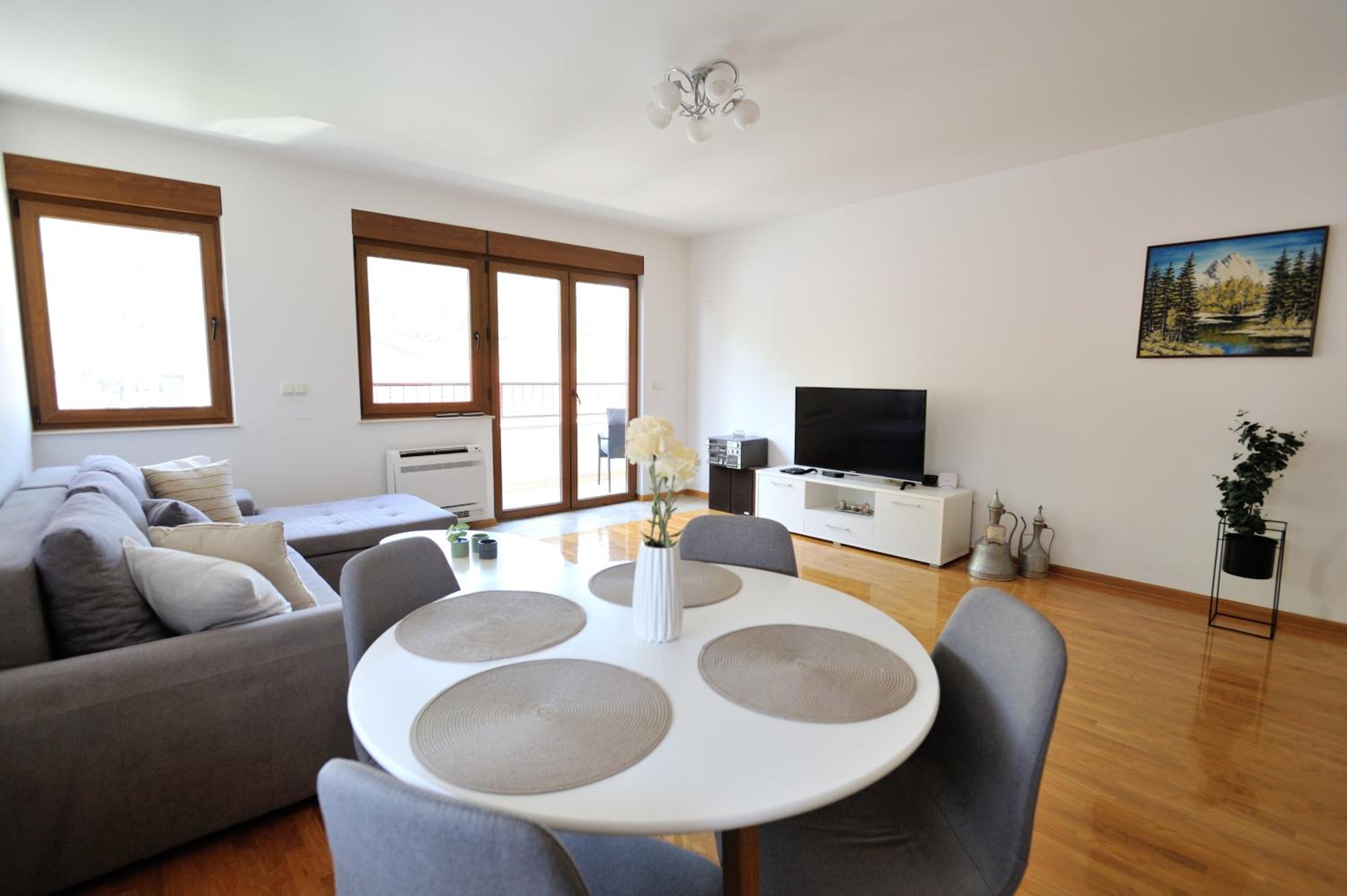 Captain's Luxury Apartments