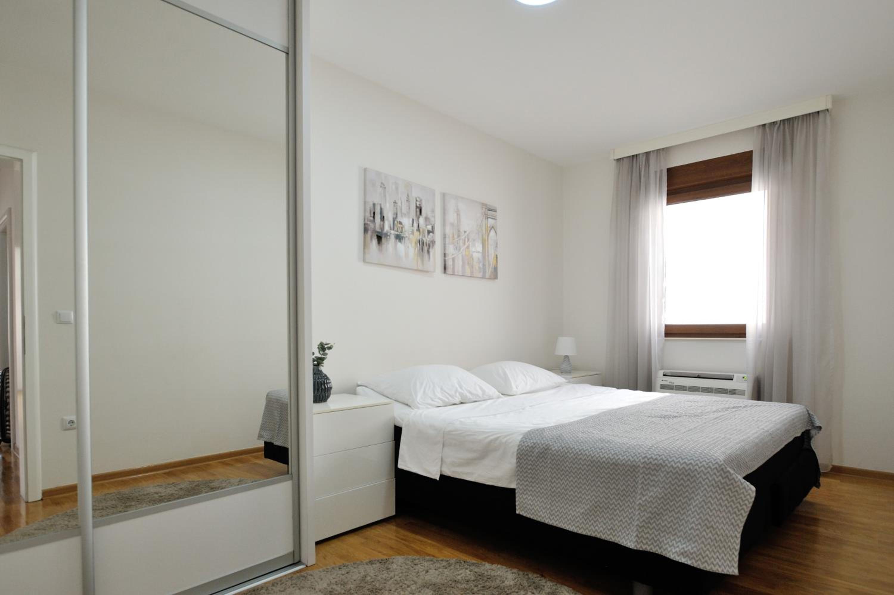 Captain's Luxury Apartments