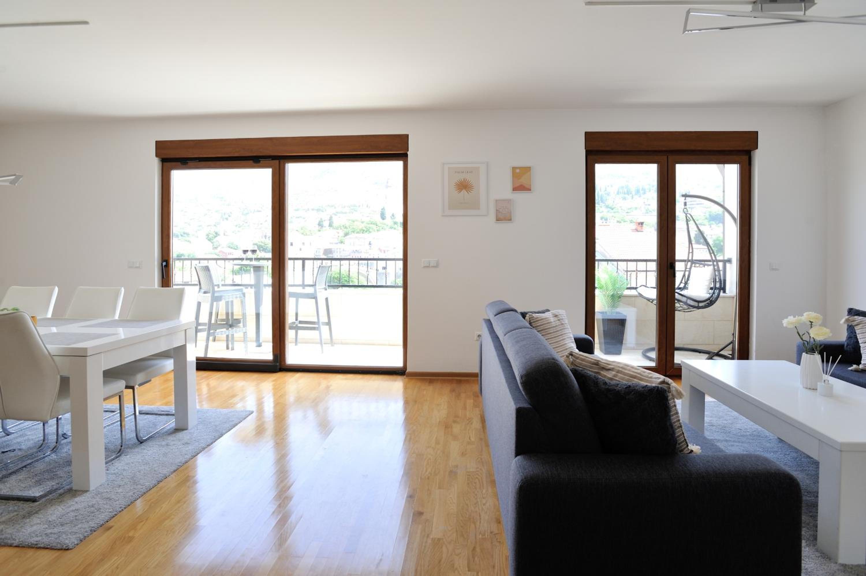 Captain's Luxury Apartments