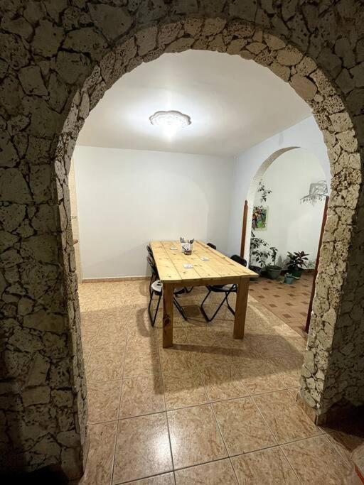 Casa amplia, en lugar tranquilo