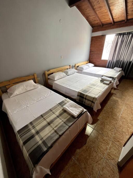 Casa amplia, en lugar tranquilo