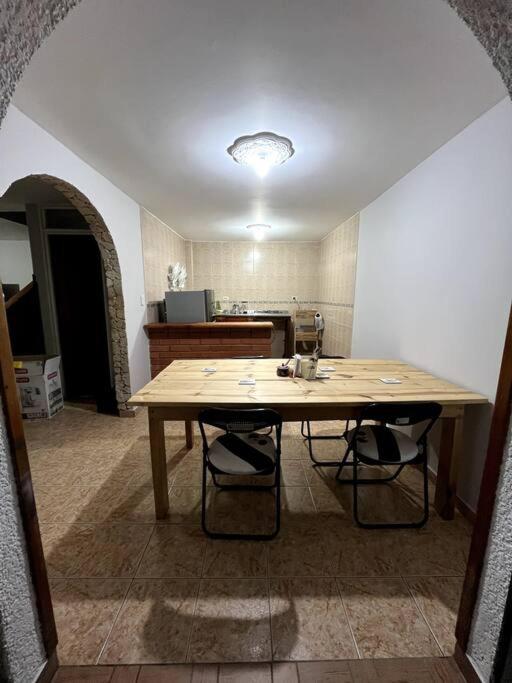 Casa amplia, en lugar tranquilo