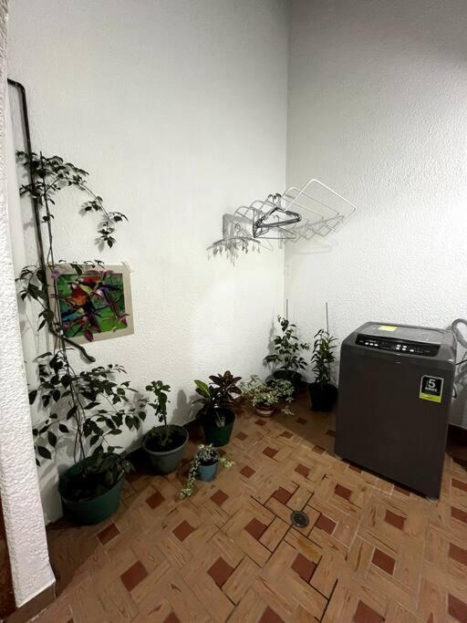 Casa amplia, en lugar tranquilo