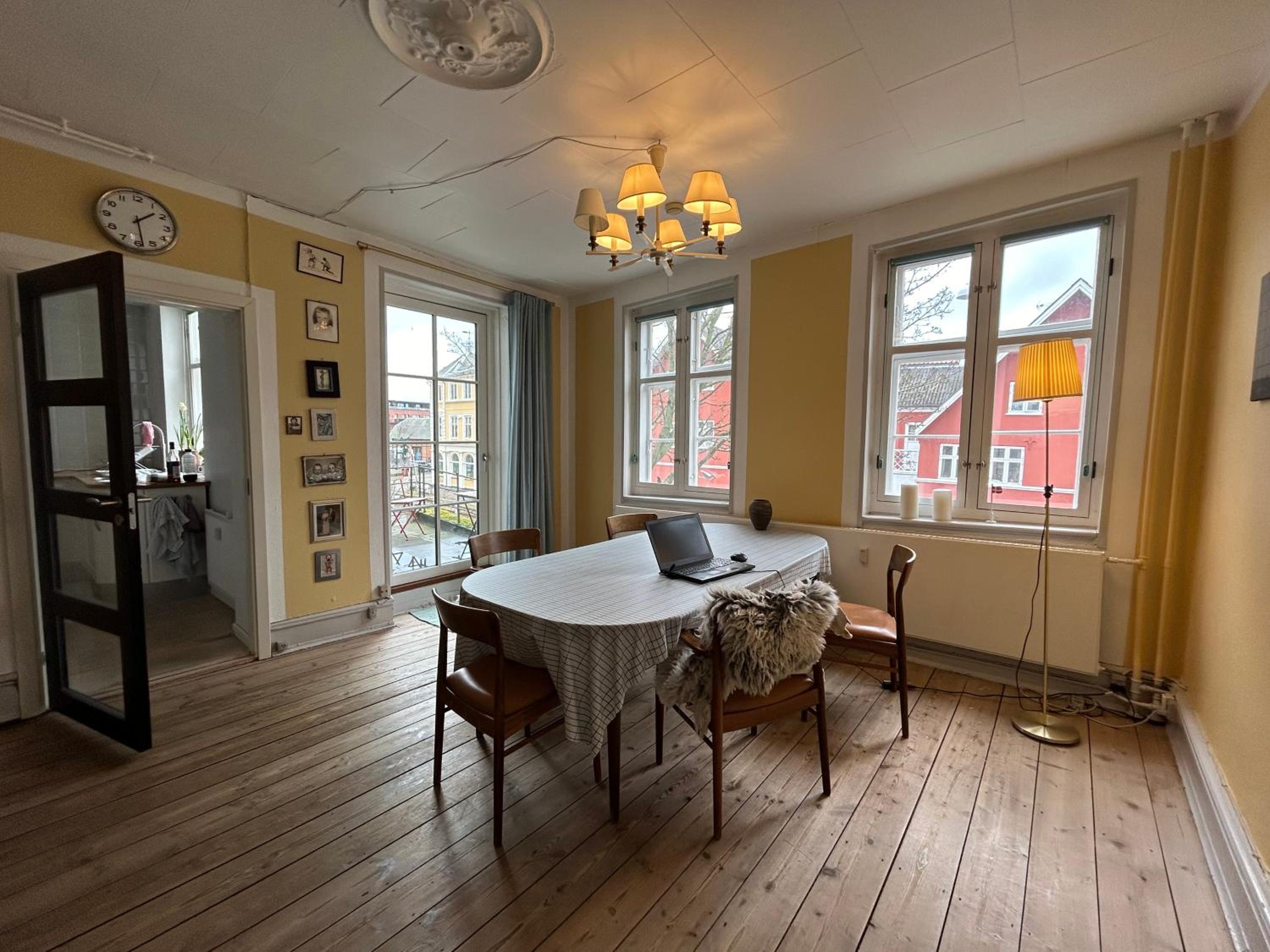 Hel bylejlighed i det gamle pulsernede Svendborg