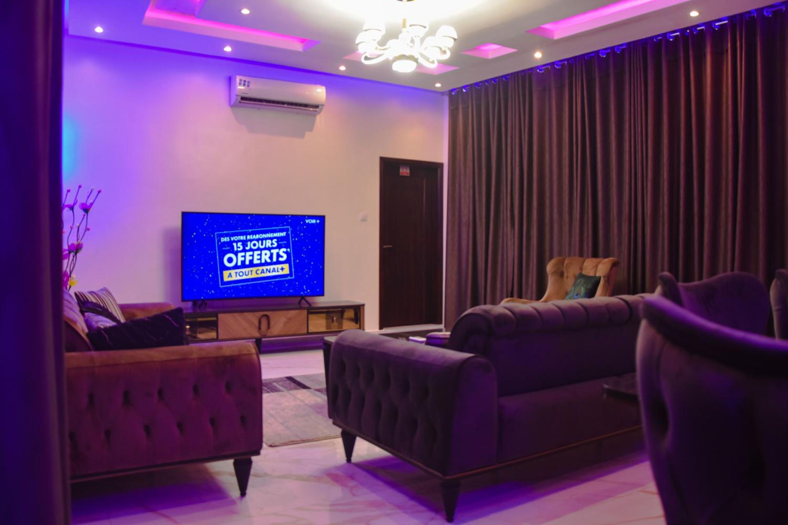 AHA RESIDENCE
