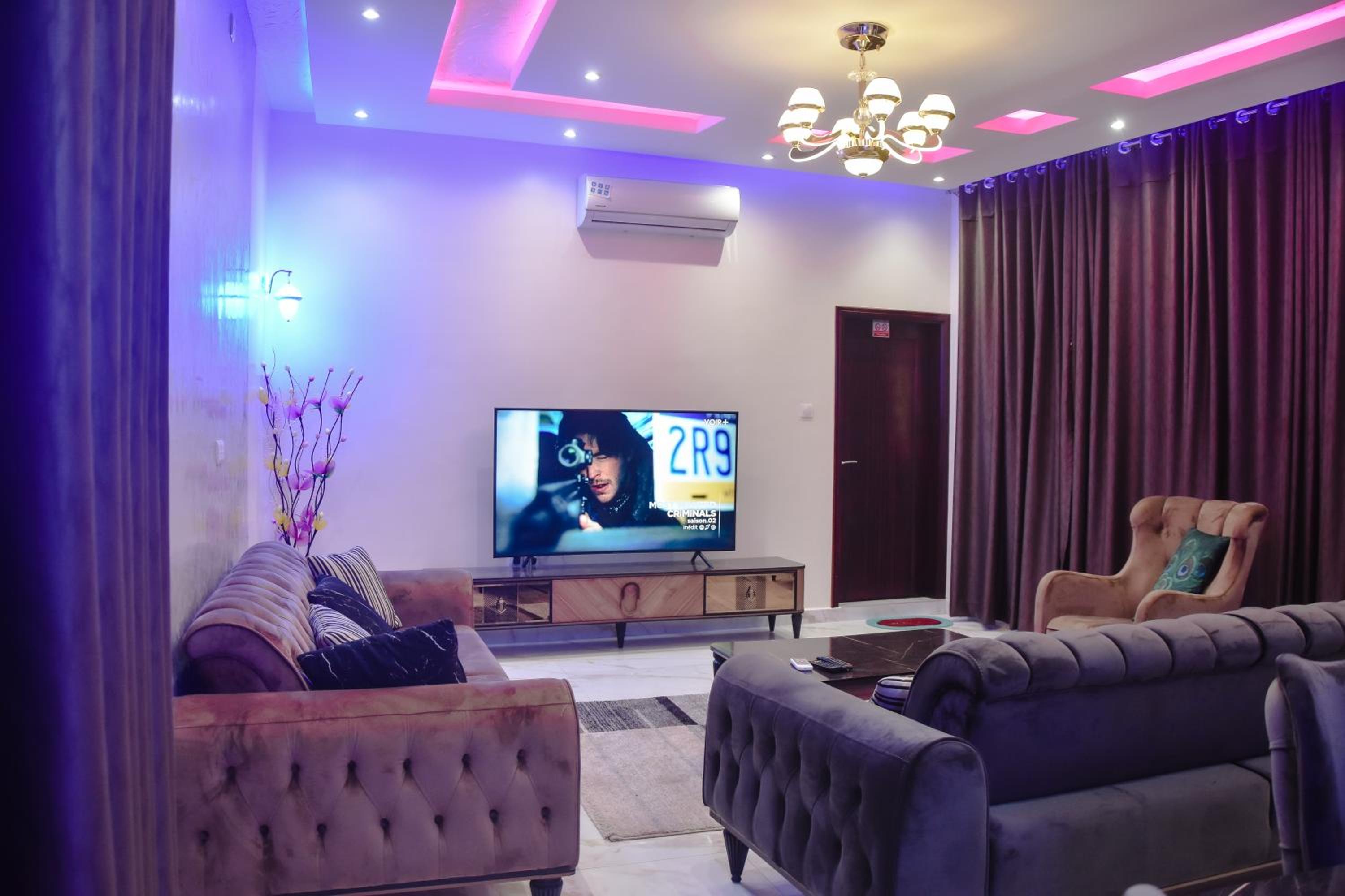 AHA RESIDENCE