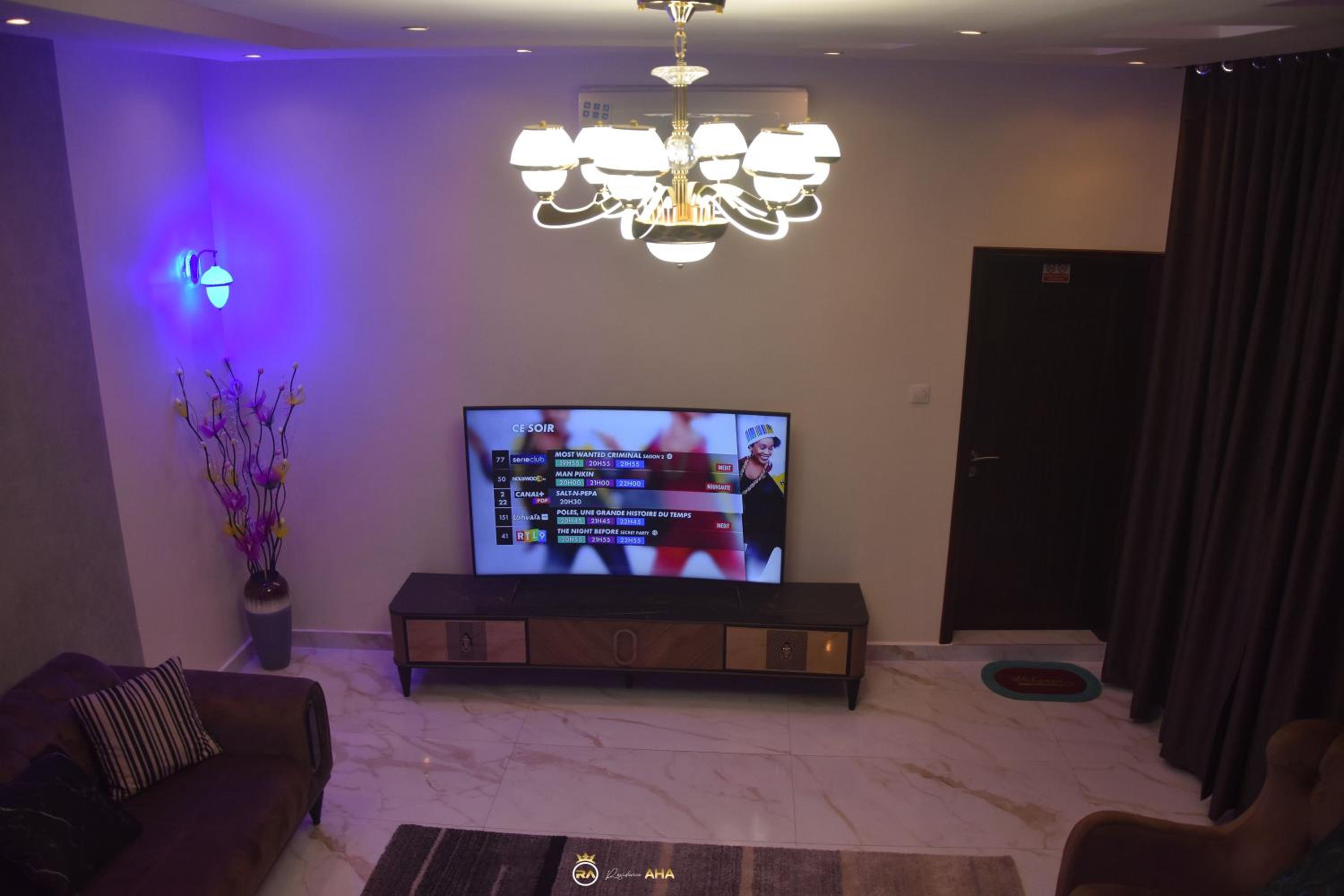 AHA RESIDENCE