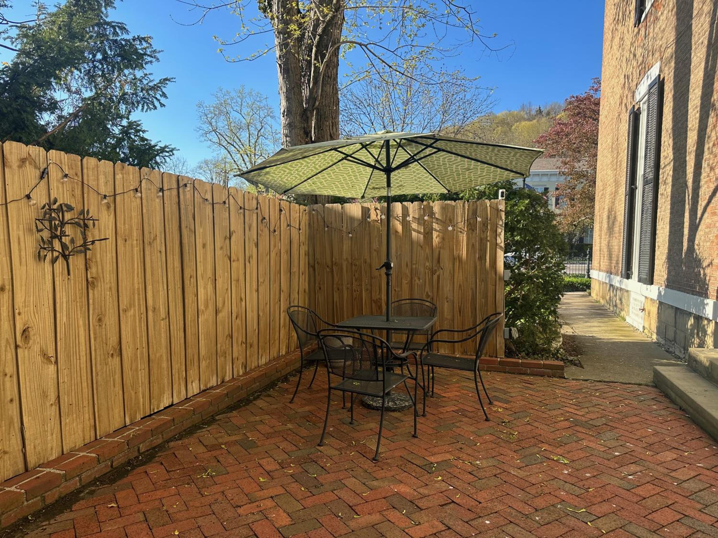 Iron Gate Inn