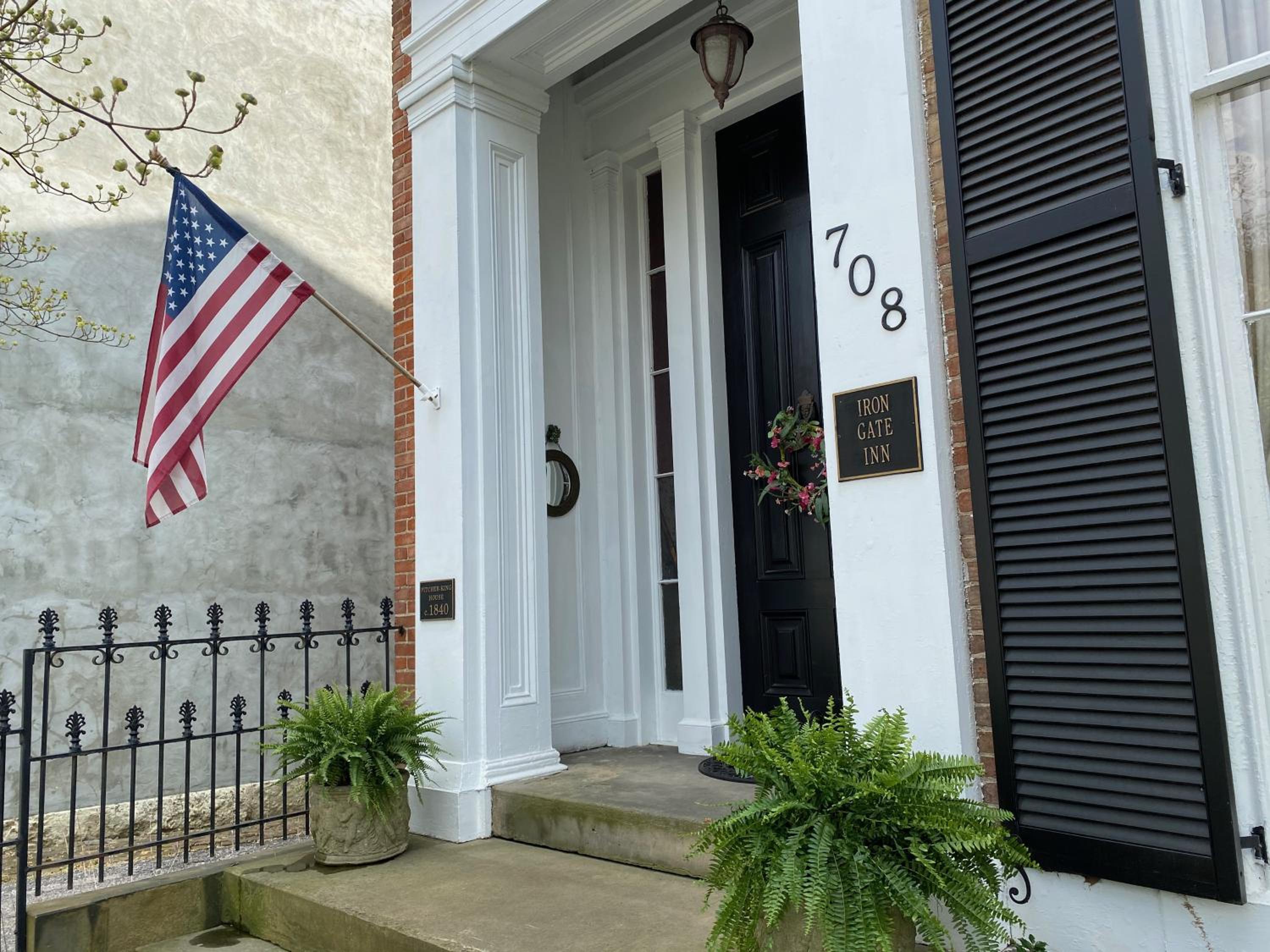 Iron Gate Inn