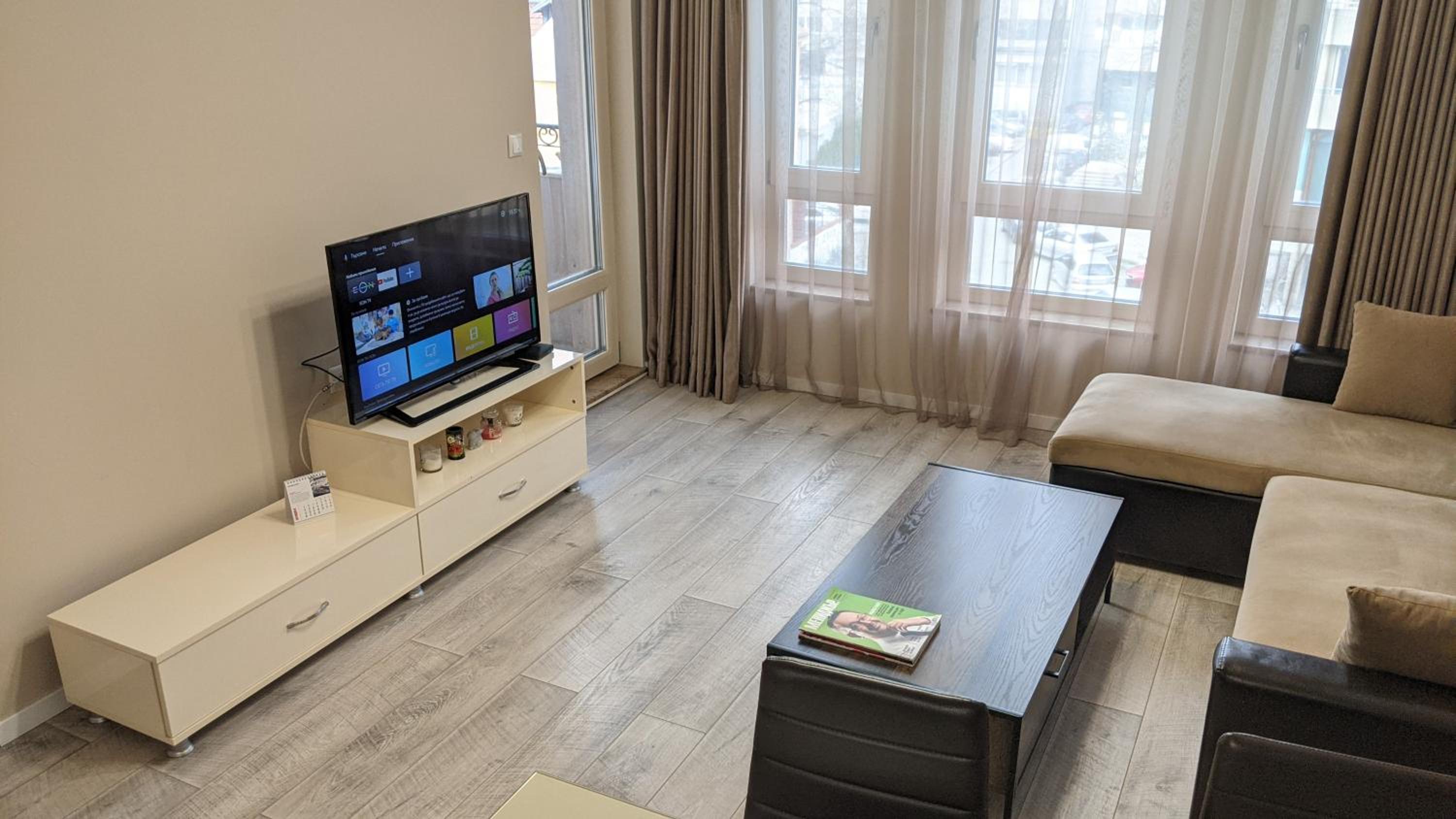 Lux 2 Central Apartment with Garage