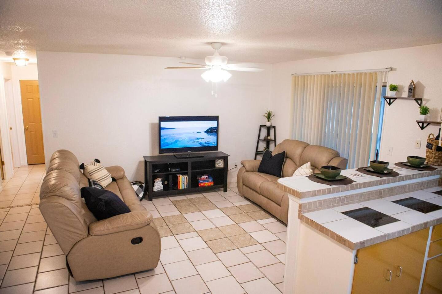 Amazing New Home Short Drive To Orlando & Daytona view 3