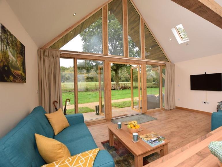 Nettlebed Farm Holiday Lets Barn3 view 3