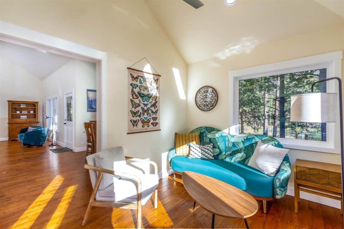 Besson Getaway- 5 min to Village Riverfront
