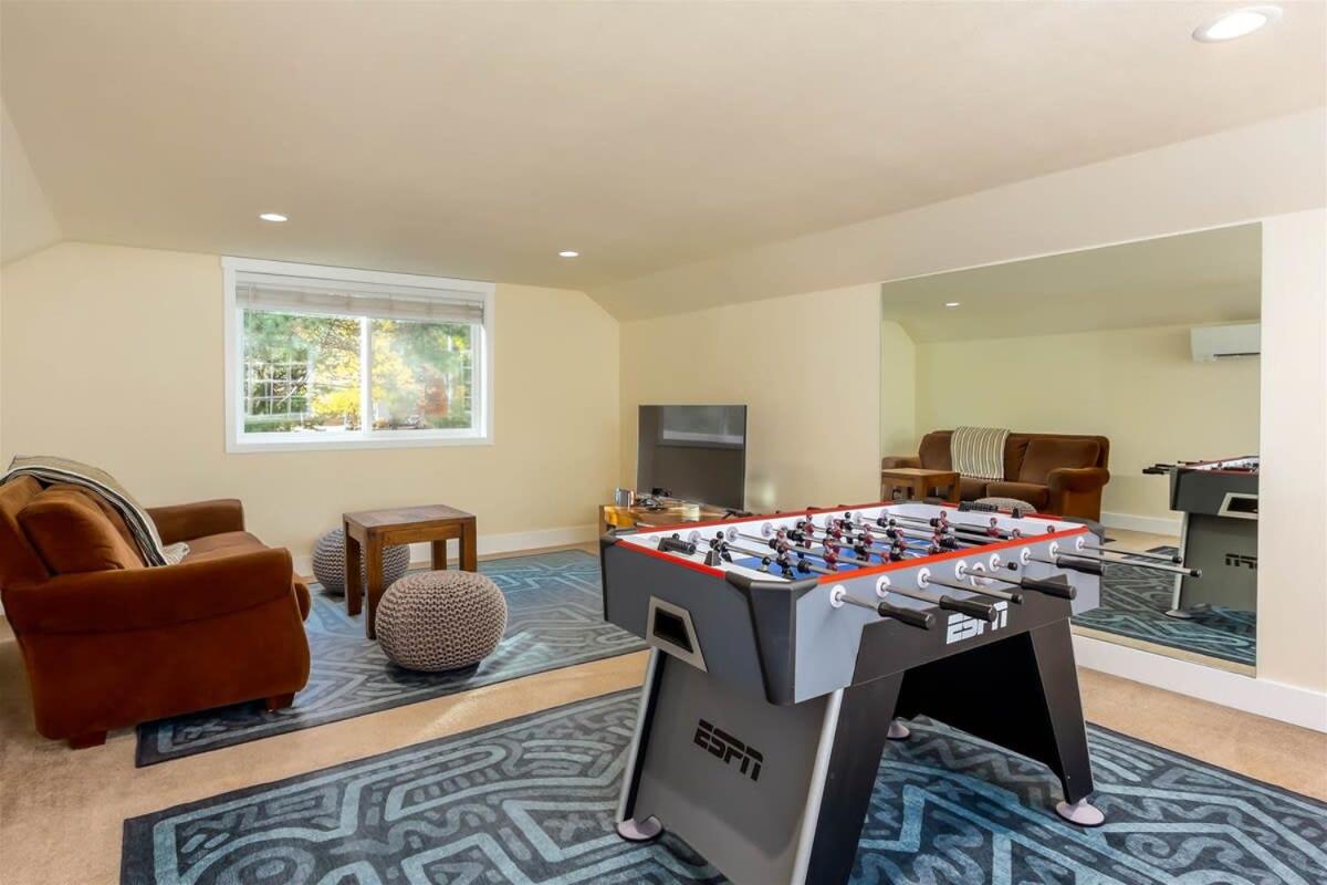 Besson Getaway- 5 min to Village Riverfront